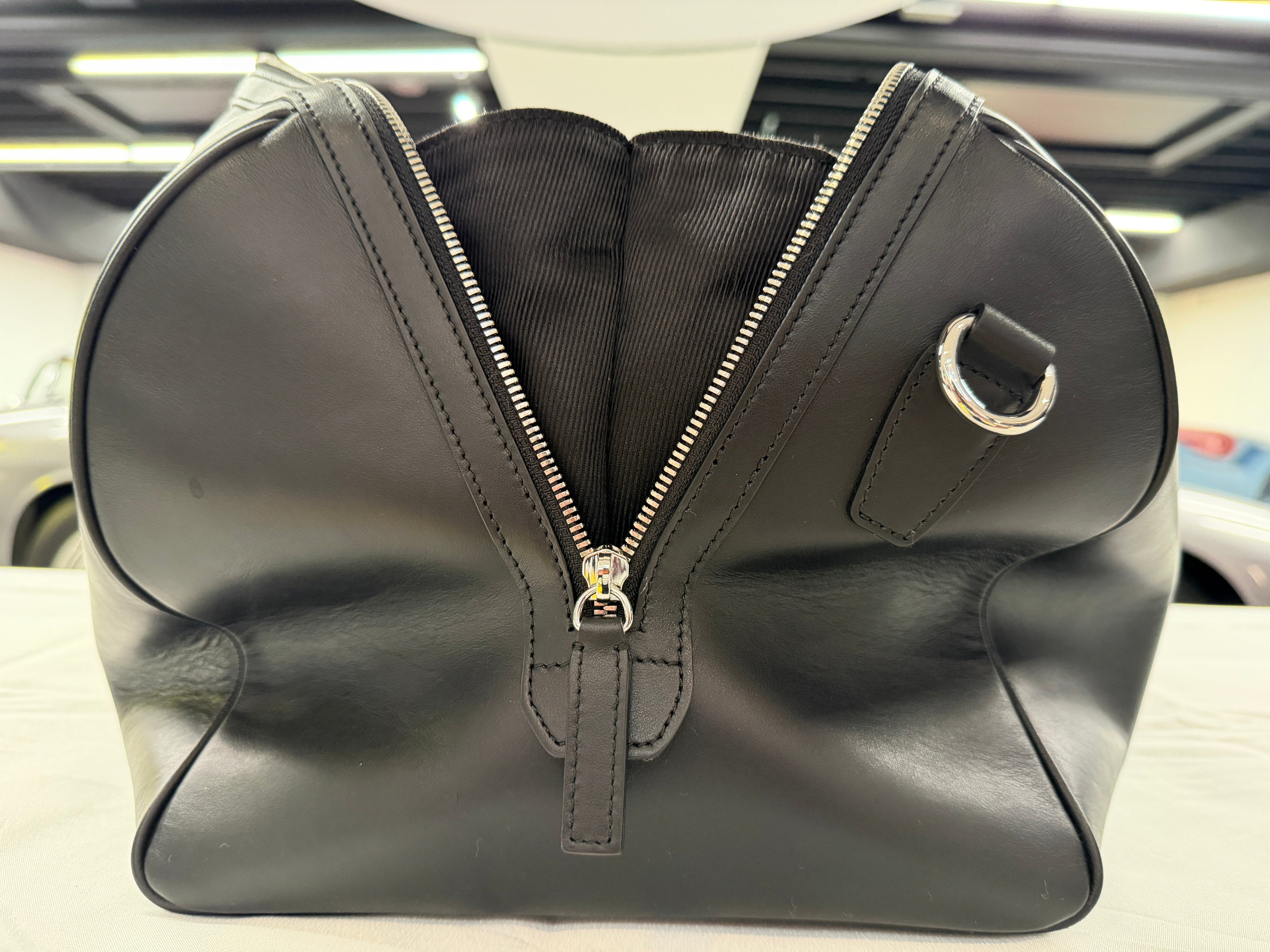 Bentley Overnight Bag LIKE NEW TitchAuto
