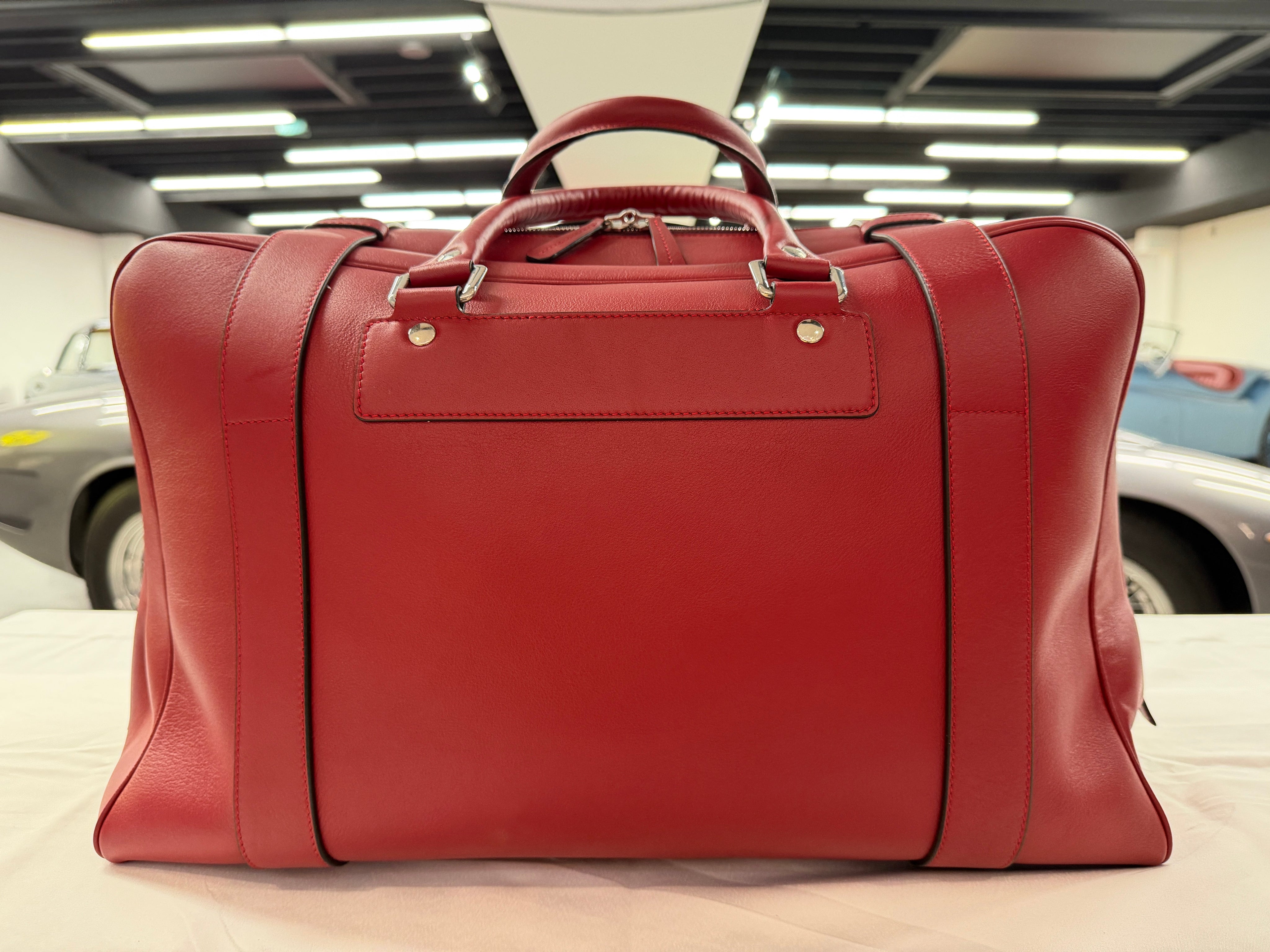 Connolly USED Red Sports Grip Bag with Badges TitchAuto