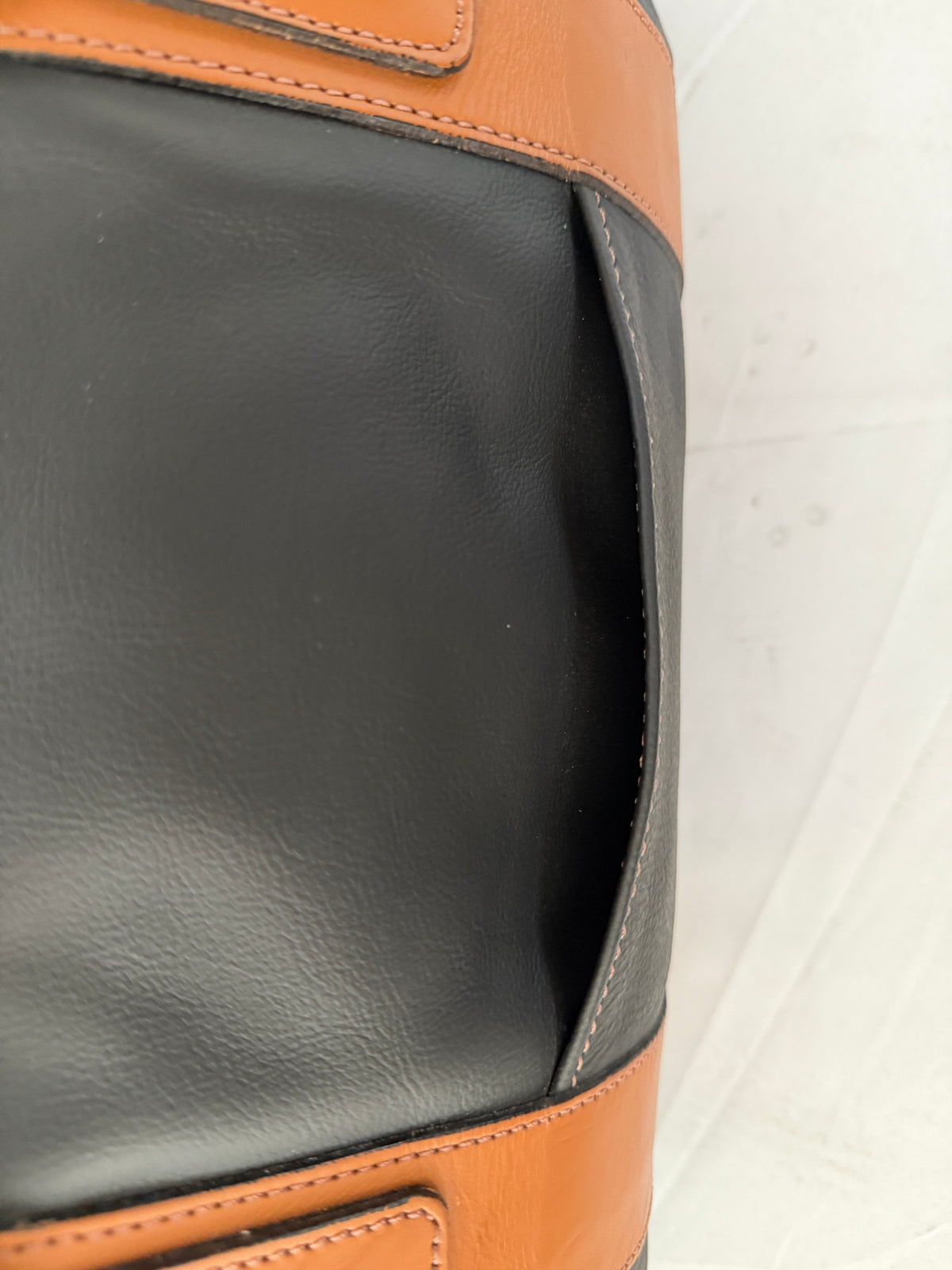 Q By Aston Martin Luggage Medium Holdall USED TitchAuto