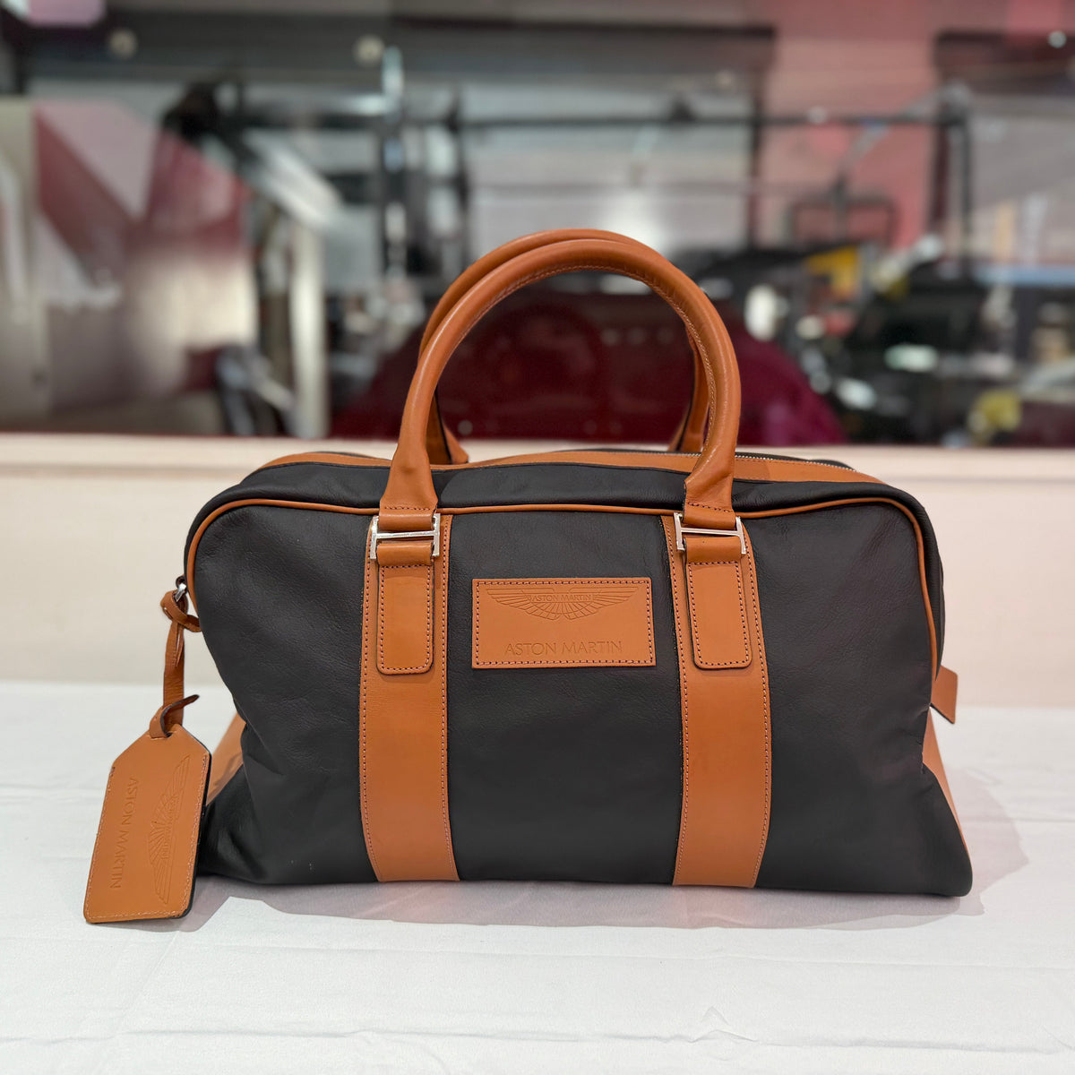 Q By Aston Martin Luggage Small Holdall LIKE NEW TitchAuto