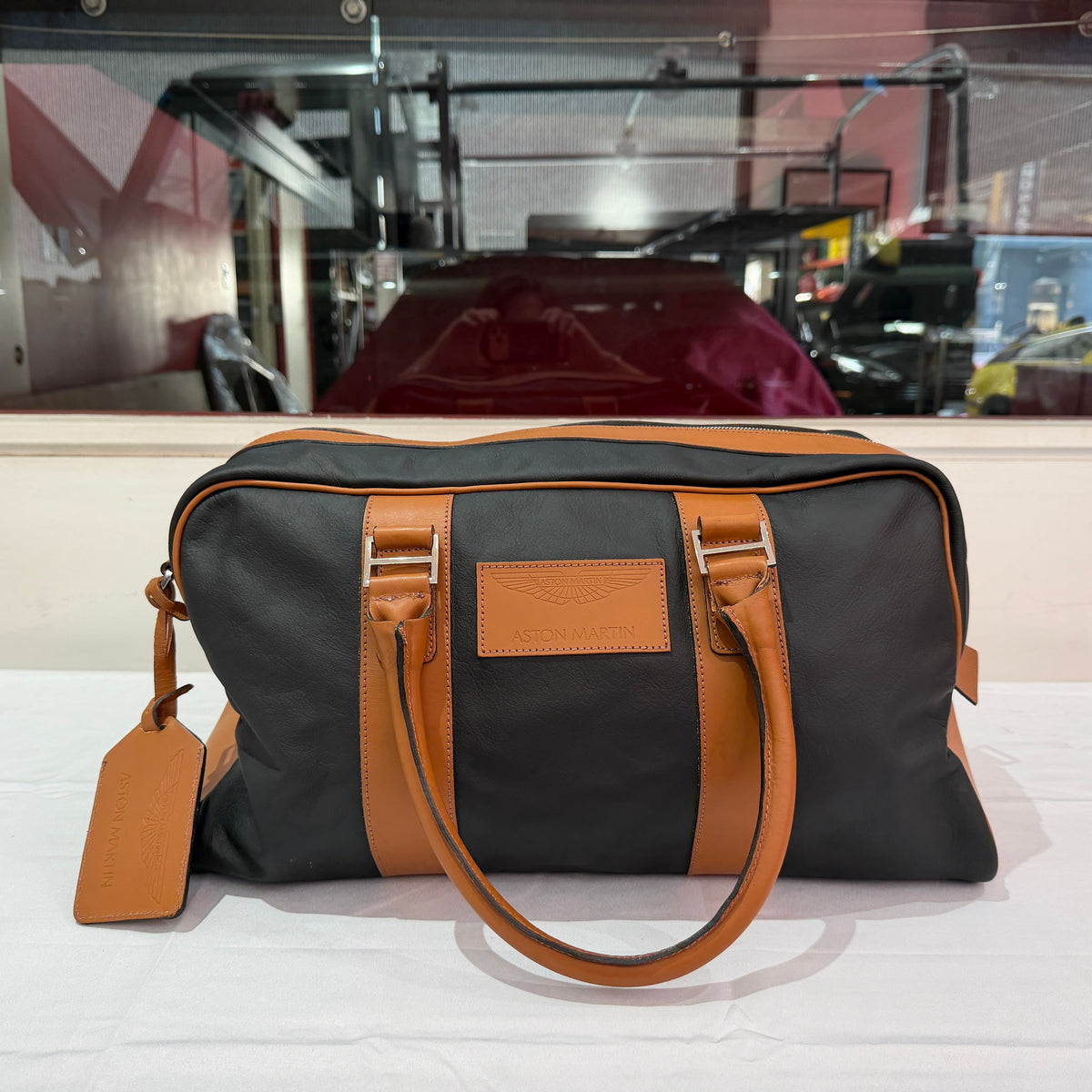 Q By Aston Martin Luggage Small Holdall LIKE NEW TitchAuto