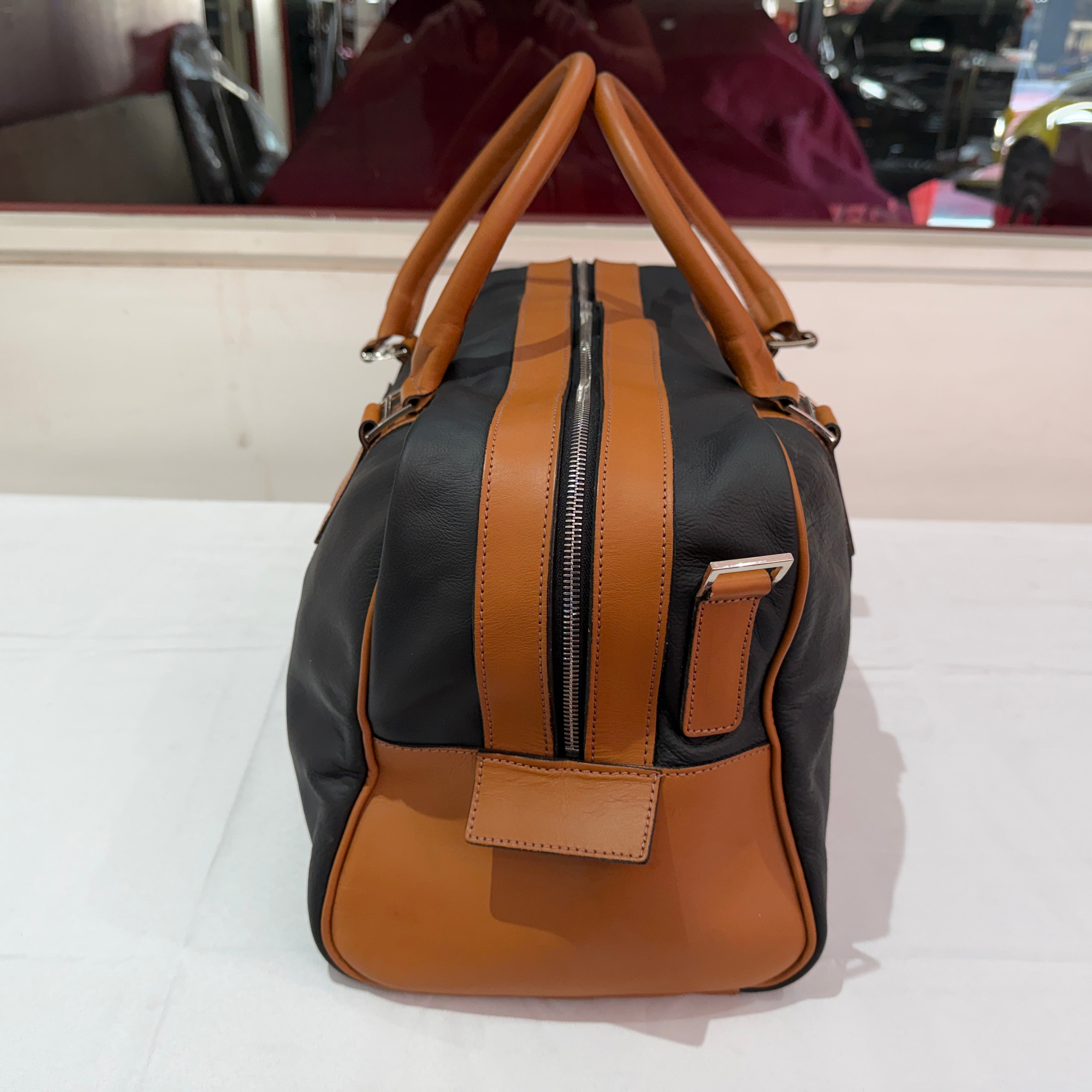 Q By Aston Martin Luggage Small Holdall LIKE NEW TitchAuto