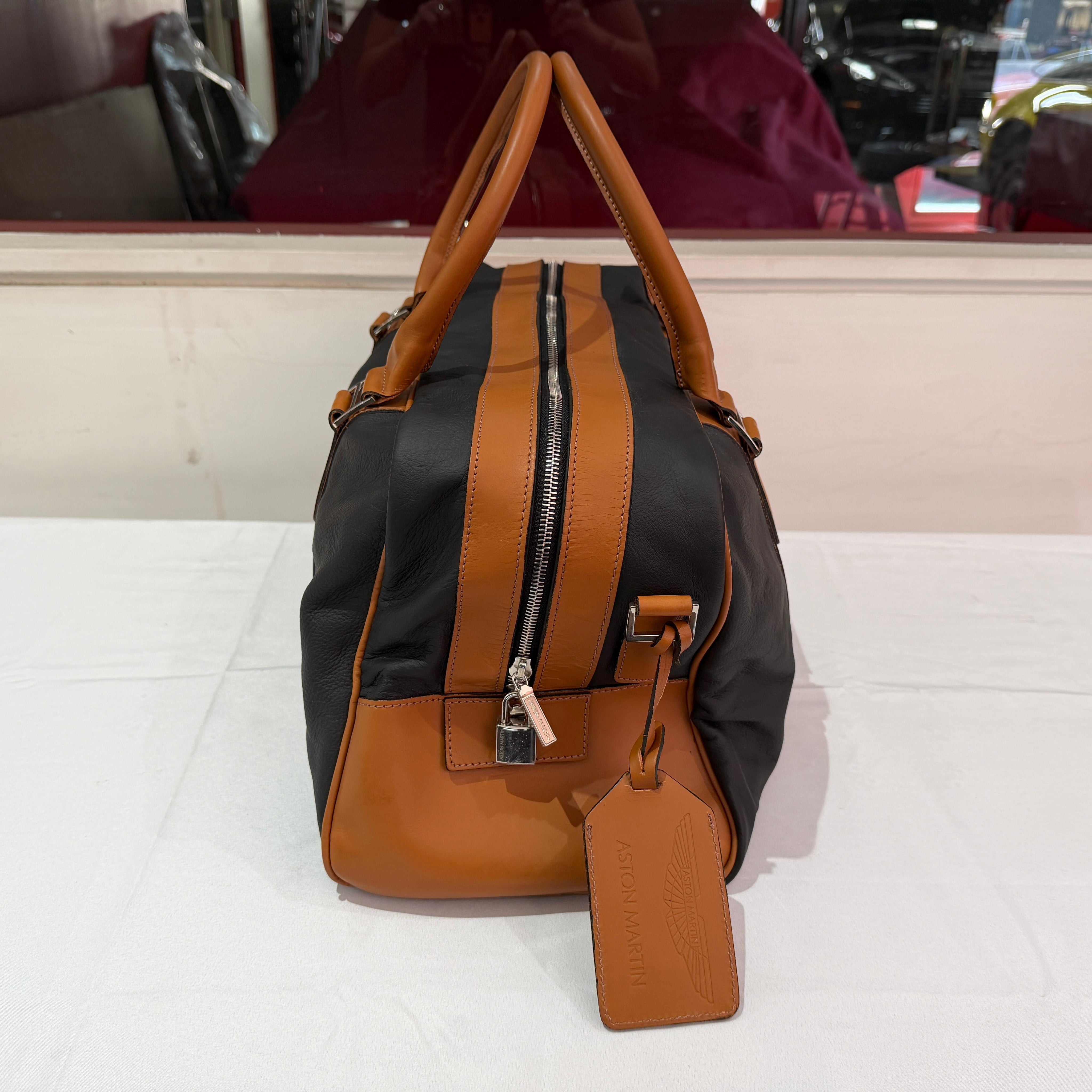 Q By Aston Martin Luggage Small Holdall LIKE NEW TitchAuto